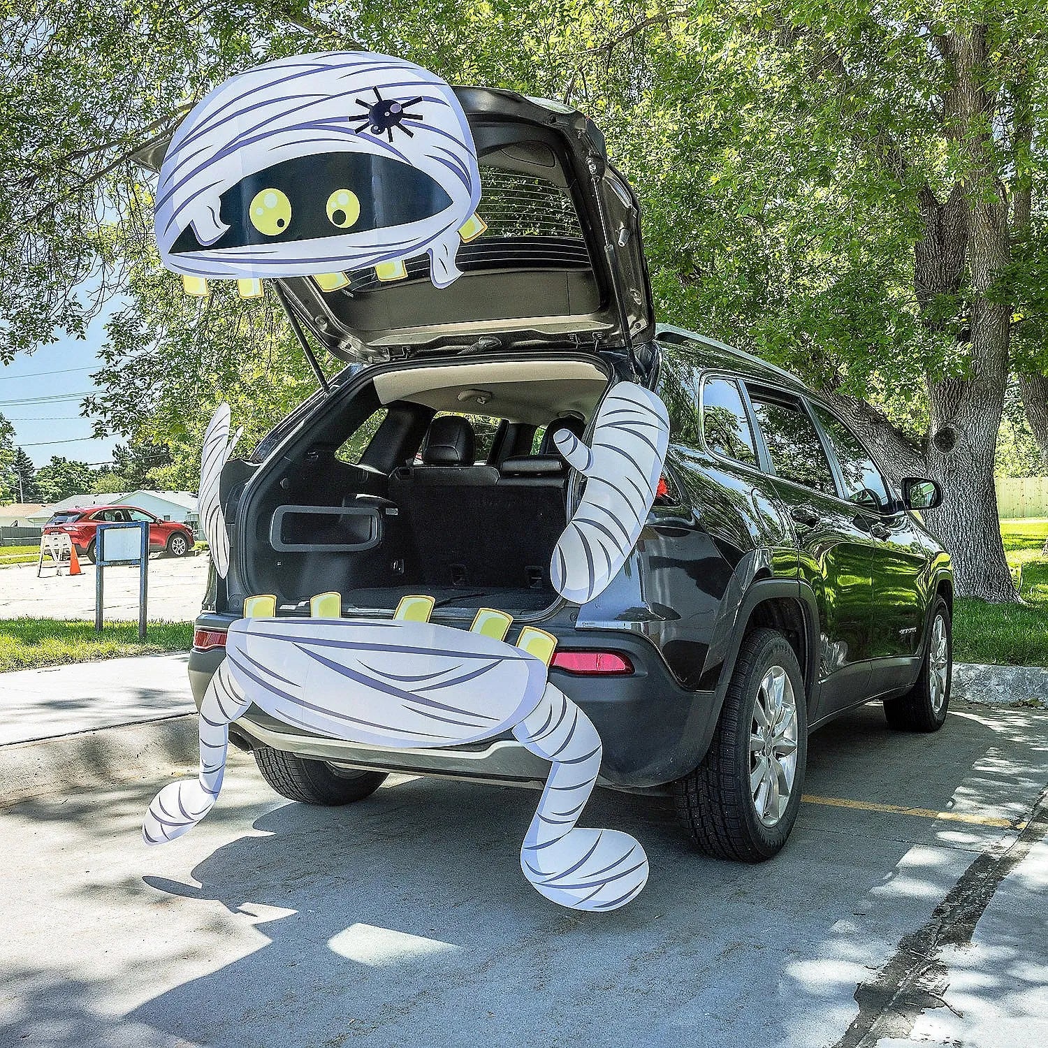 Mummy Trunk-or-Treat Decorating Kit