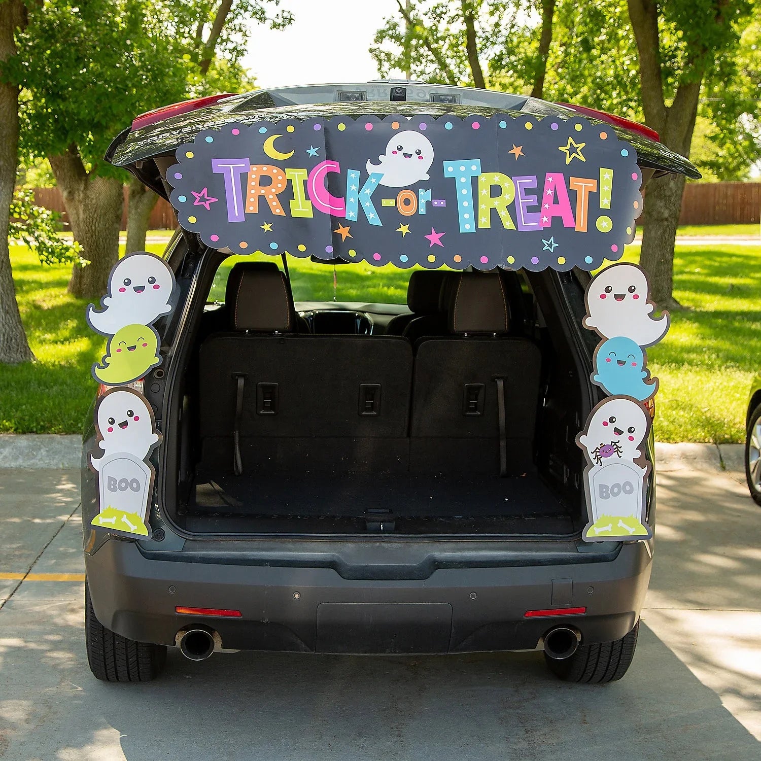 Ghost Trunk-or-Treat Decorating Kit