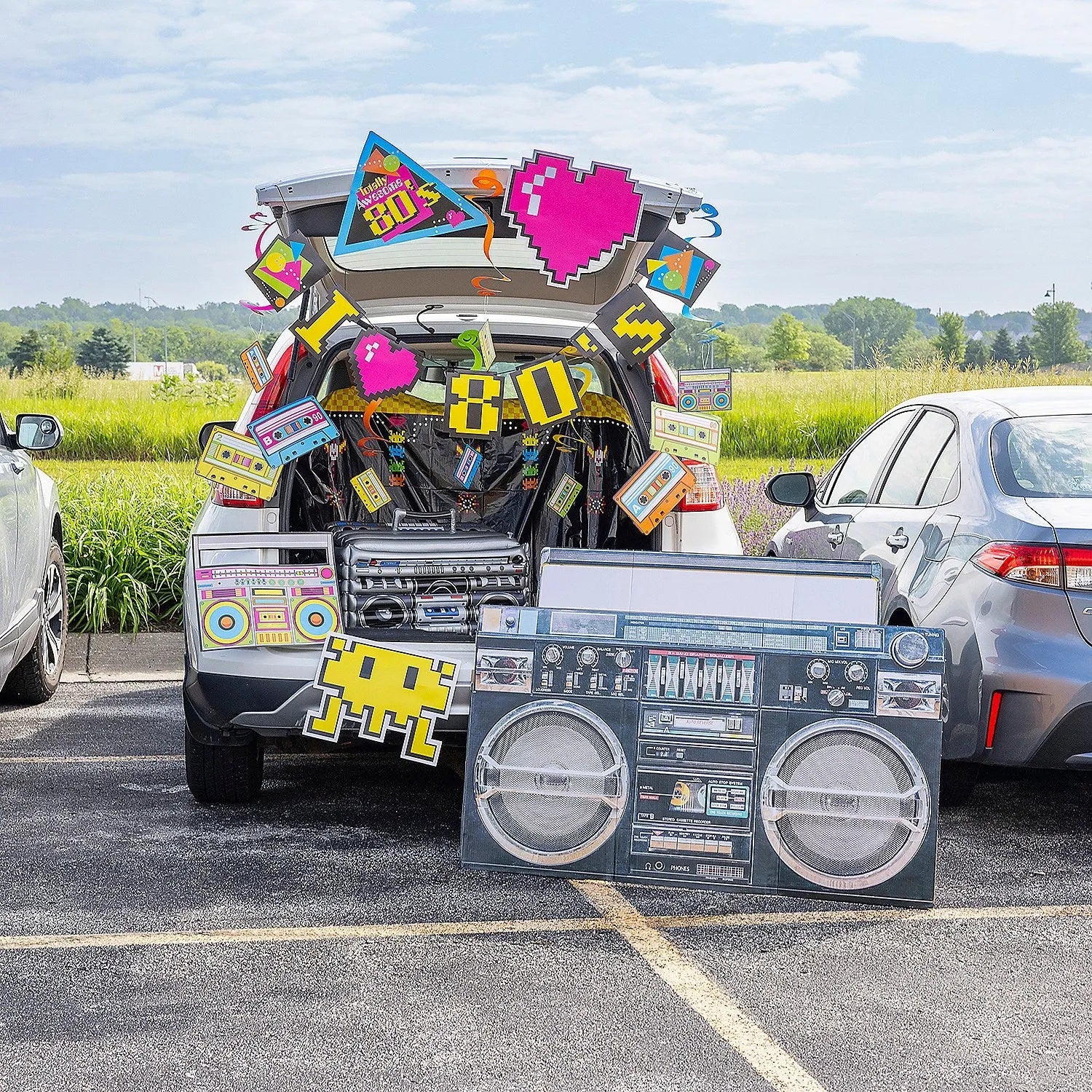 80s-Themed Trunk-or-Treat Station Decorating Kit