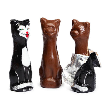 Foiled Milk Chocolate Black Cats: 12-Piece Box - Candy Warehouse