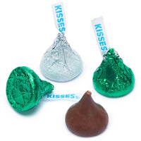 Hershey's Kisses Color Combo - Dark Green and White: 800-Piece Box - Candy Warehouse