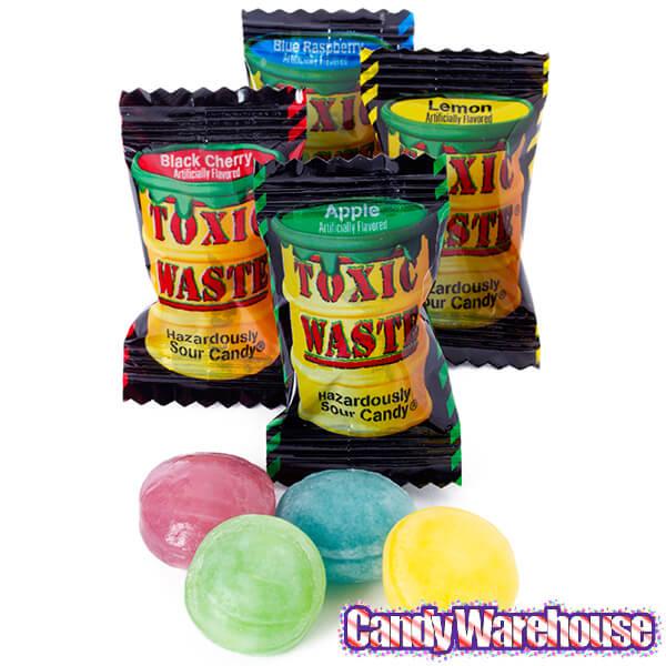Toxic Waste Sour Candy Drums: 12-Piece Display - Candy Warehouse