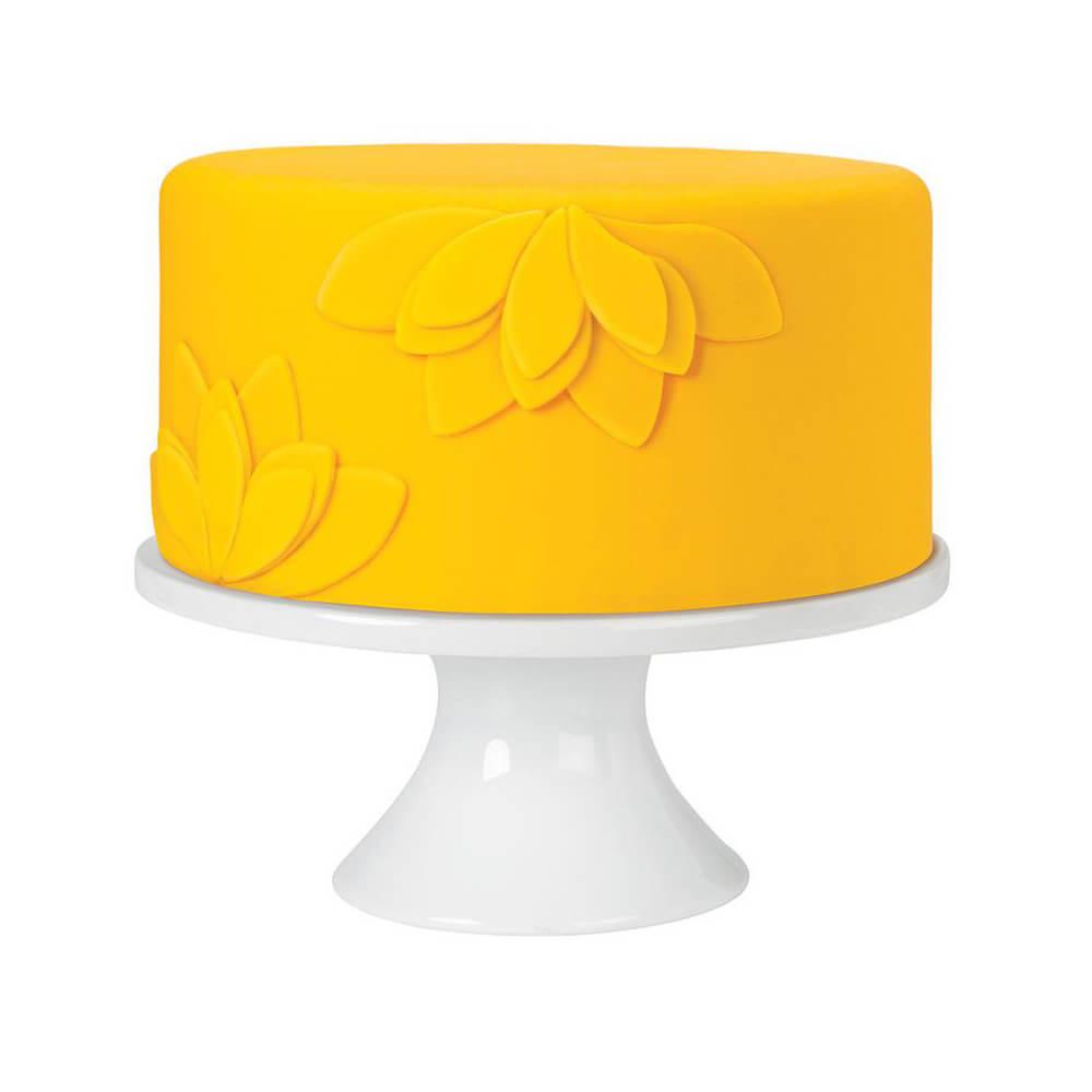 Wilton Decorator Preferred Fondant - Yellow: 24-Ounce Package - Candy Warehouse